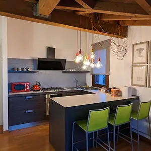 Apartment Audrey, Varese
